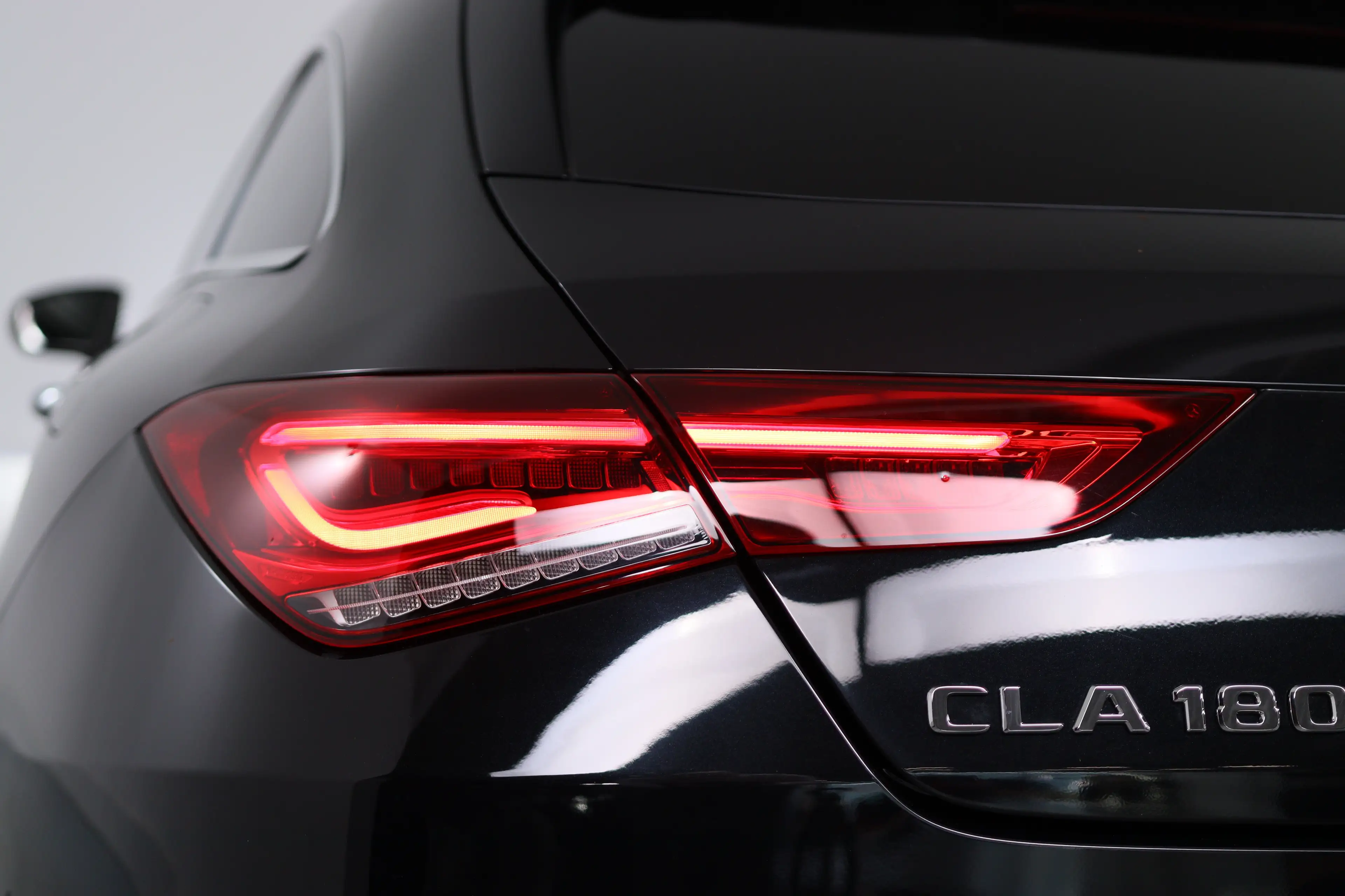 Mercedes-Benz CLA 180 Shooting Brake AMG Line | AMG-styling | Electronic — photo 19
