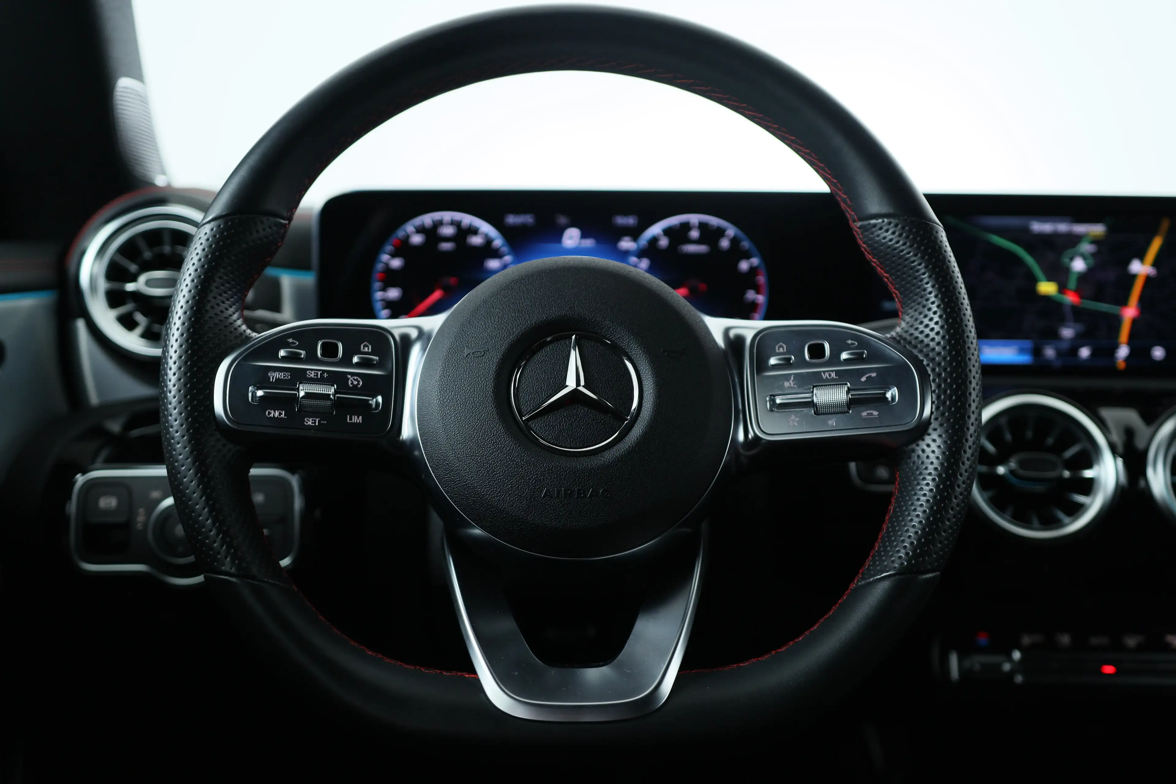 Mercedes-Benz CLA 180 Shooting Brake AMG Line | AMG-styling | Electronic — photo 42