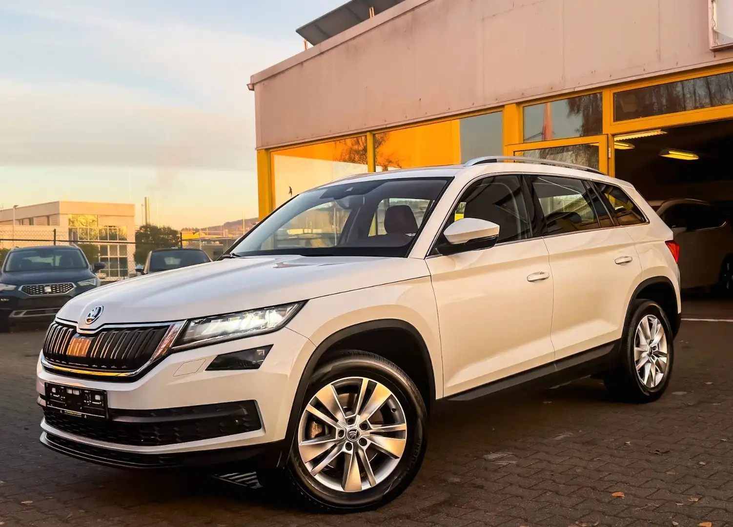 Skoda Kodiaq Style 4x4*ACC*DCC*PANO*LED*AHK*KAMERA Blanc - 1