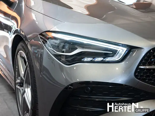 Mercedes-Benz Cla view 13