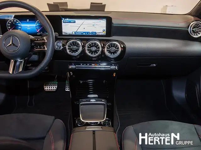 Mercedes-Benz Cla view 10