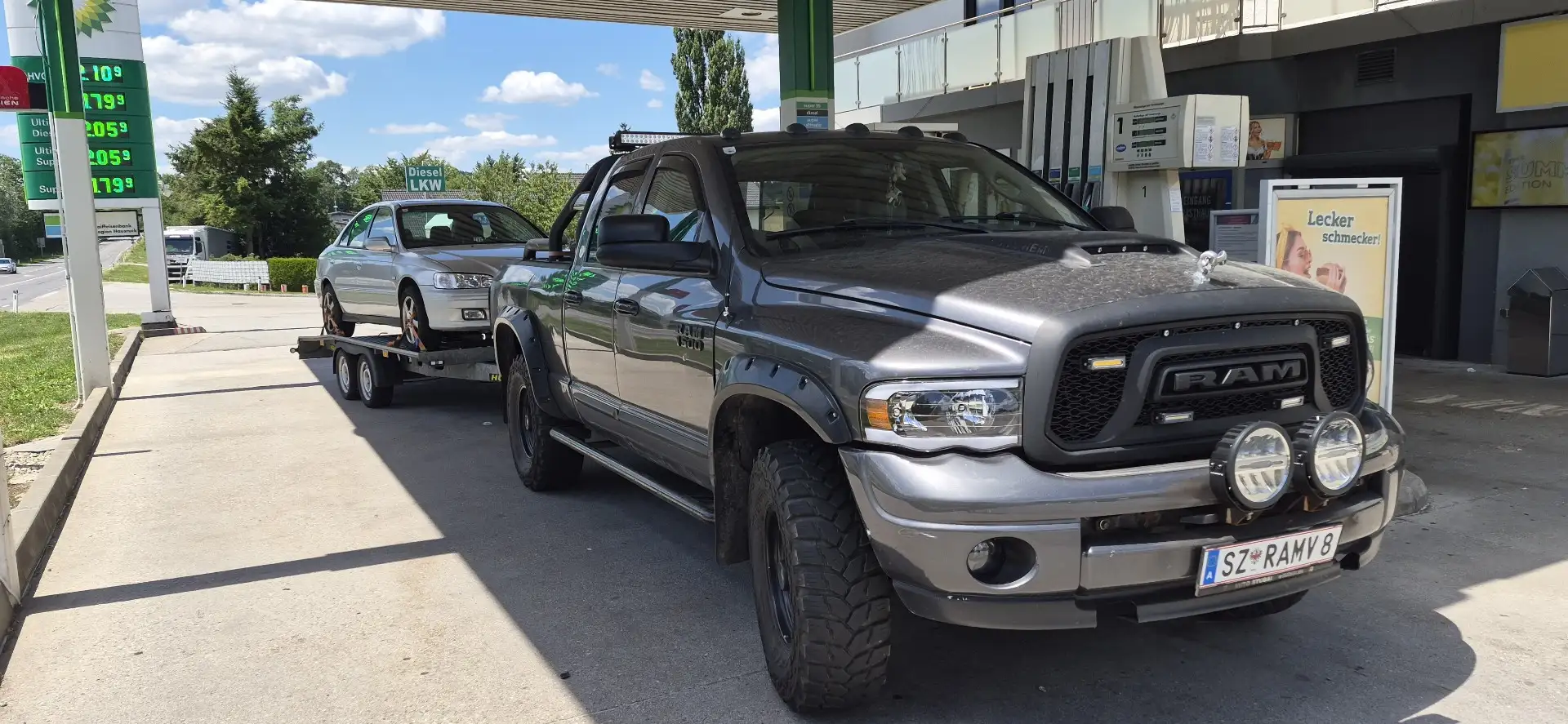 Dodge RAM Laramie Grau - 1