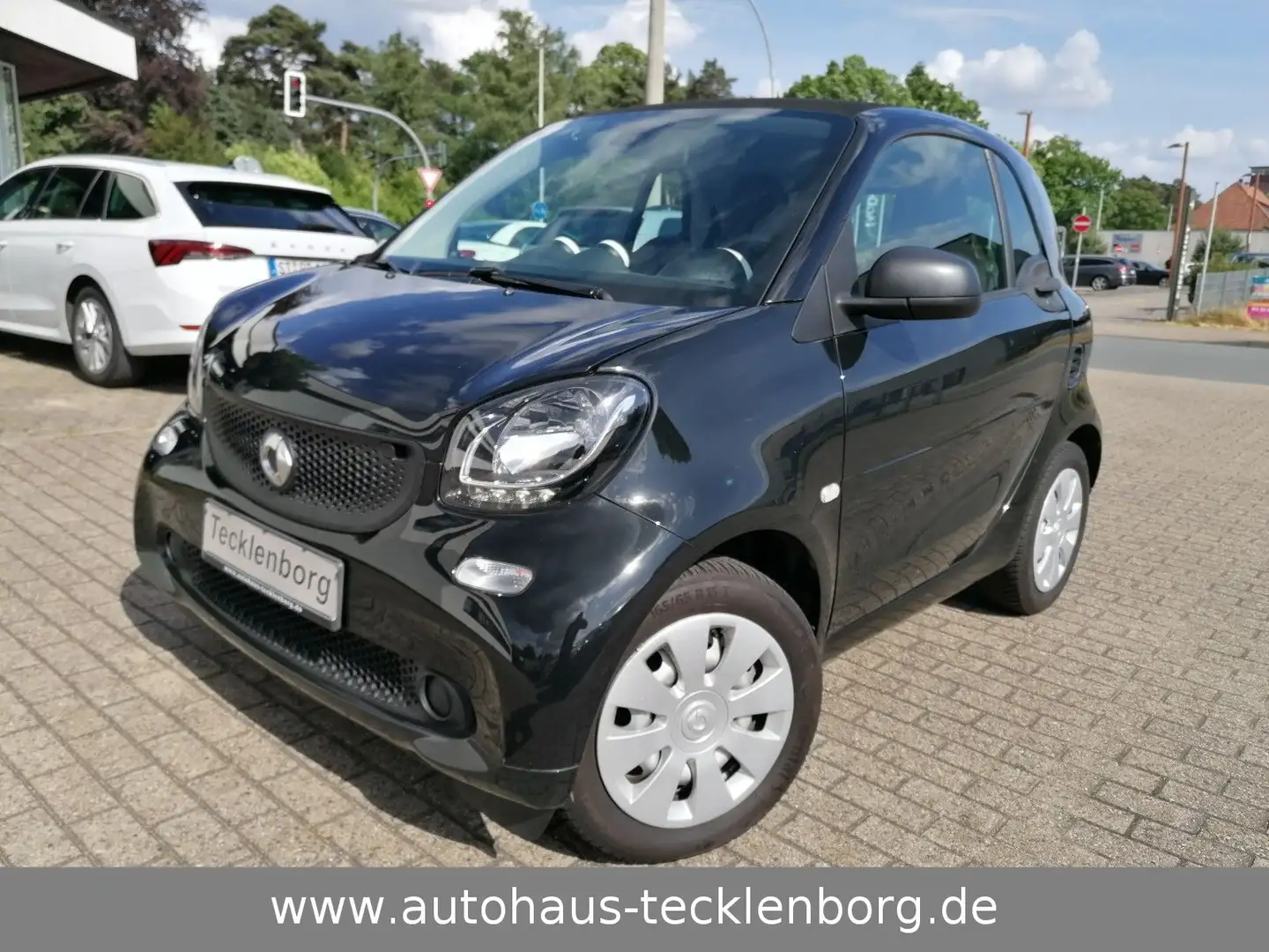 smart forTwo coupé 1.0 * Klimaauto. * Allwetterreifen Schwarz - 1