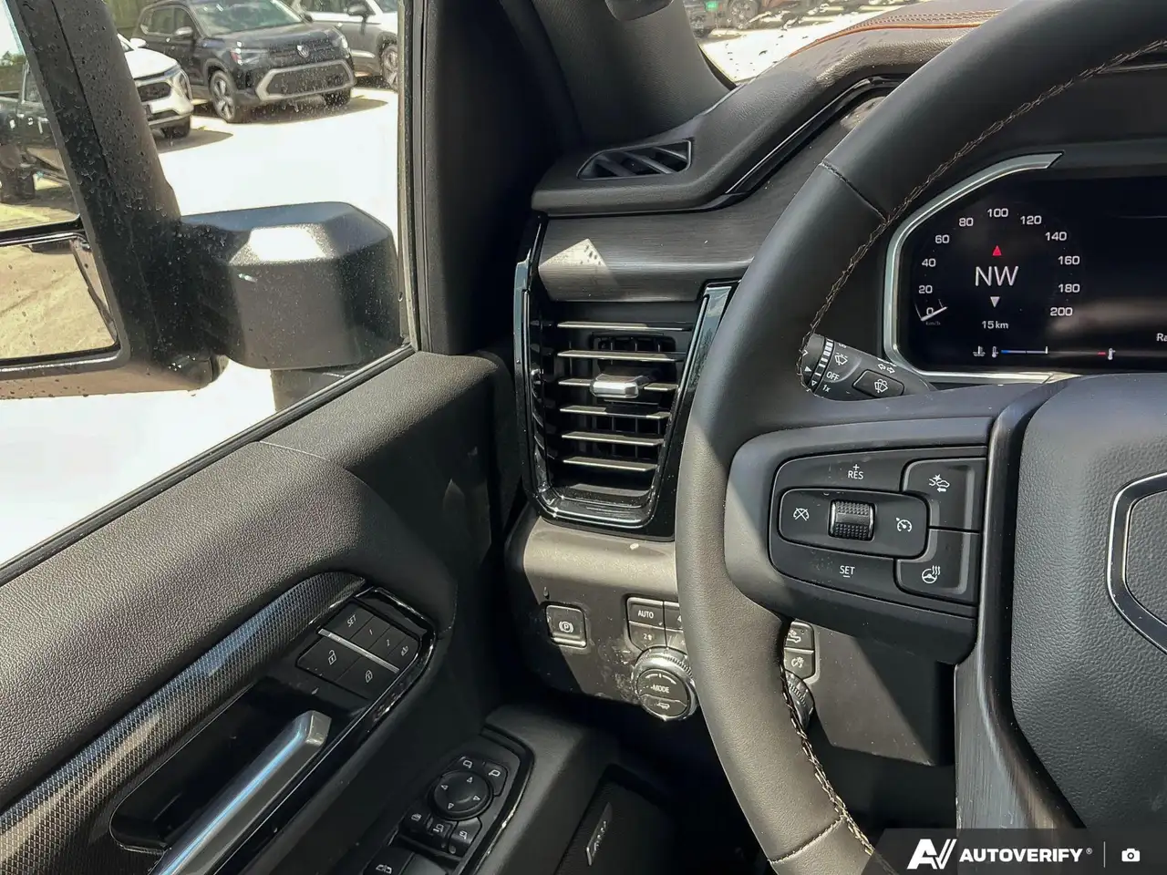 GMC Sierra 2500HD снимка GMC Sierra 2500HD