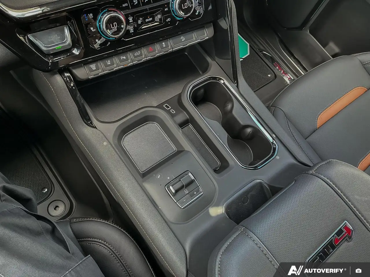 GMC Sierra 2500HD снимка GMC Sierra 2500HD
