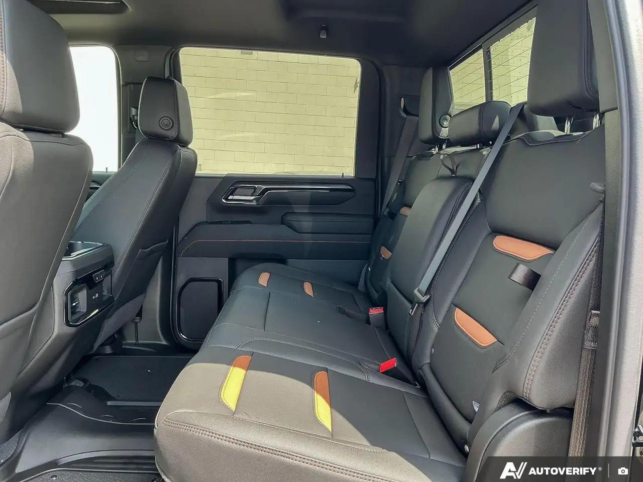 GMC Sierra 2500HD снимка GMC Sierra 2500HD