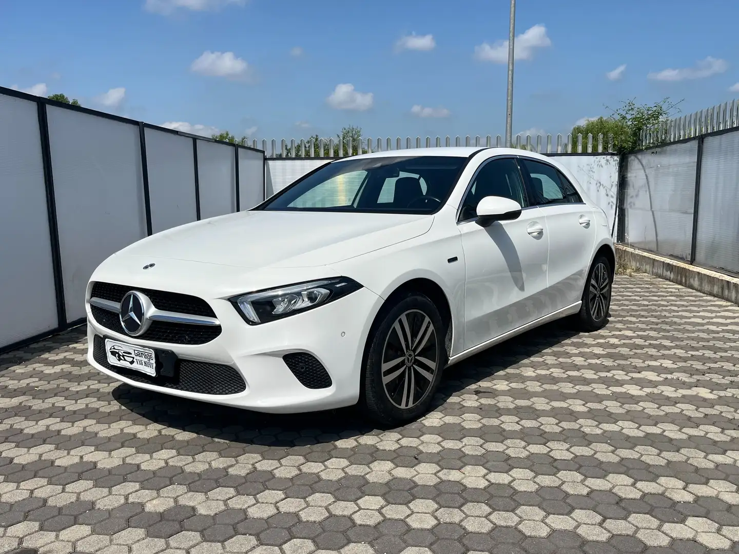 Mercedes-Benz A 250 A 250 e eq-power Business Extra auto Bianco - 1