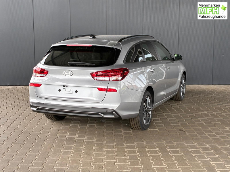 Hyundai i30 Kombi Comfort Plus 1.0 TGDI DCT / Navi Sitz + L... — photo 3