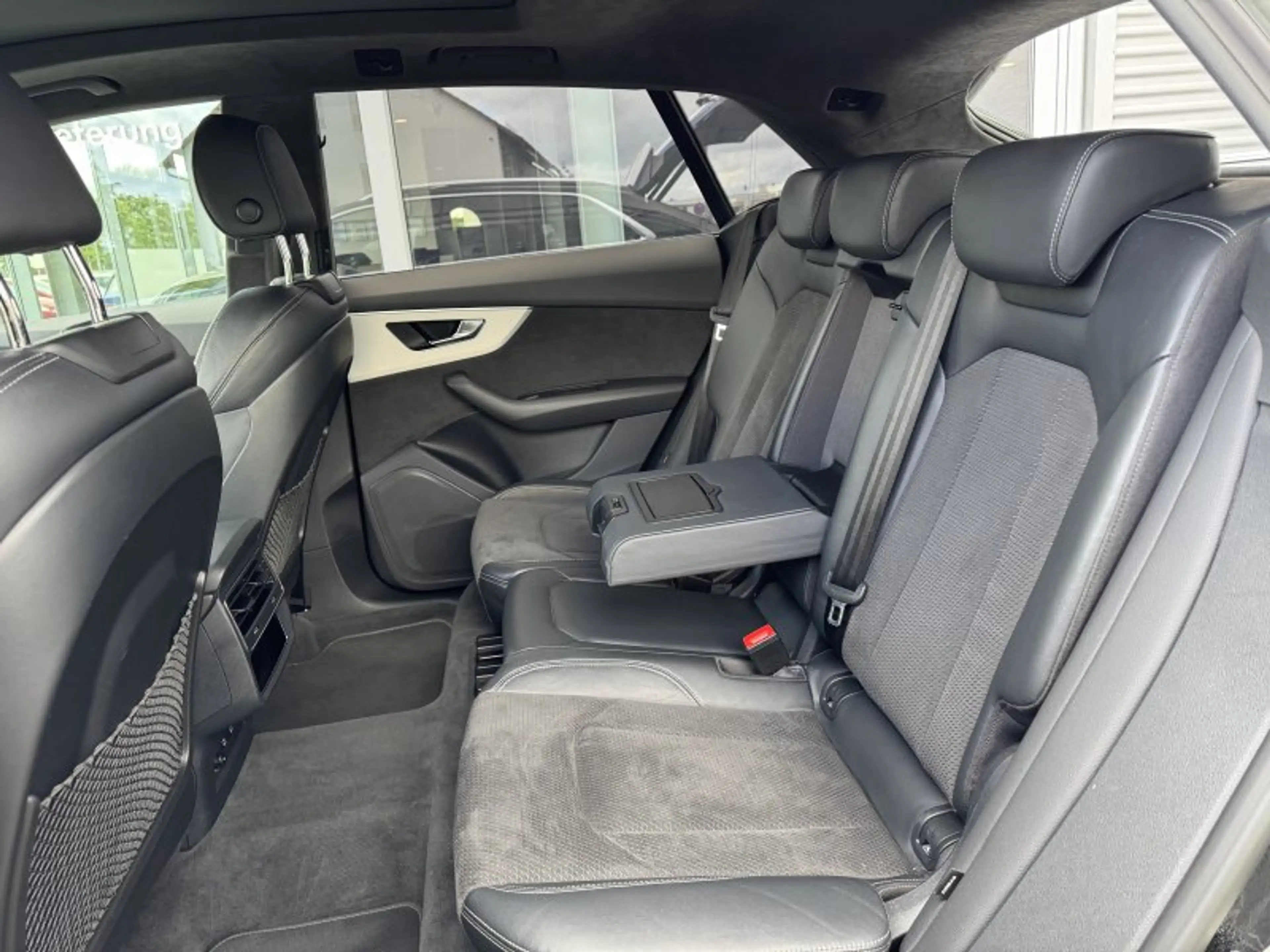 Audi SQ8 4.0 TDI quattro Pano 22Zoll AHK Matrix ACC  Standh — photo 14