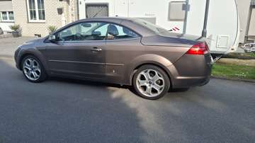 Focus Coupe-Cabriolet 2.0 16V Aut. Titanium