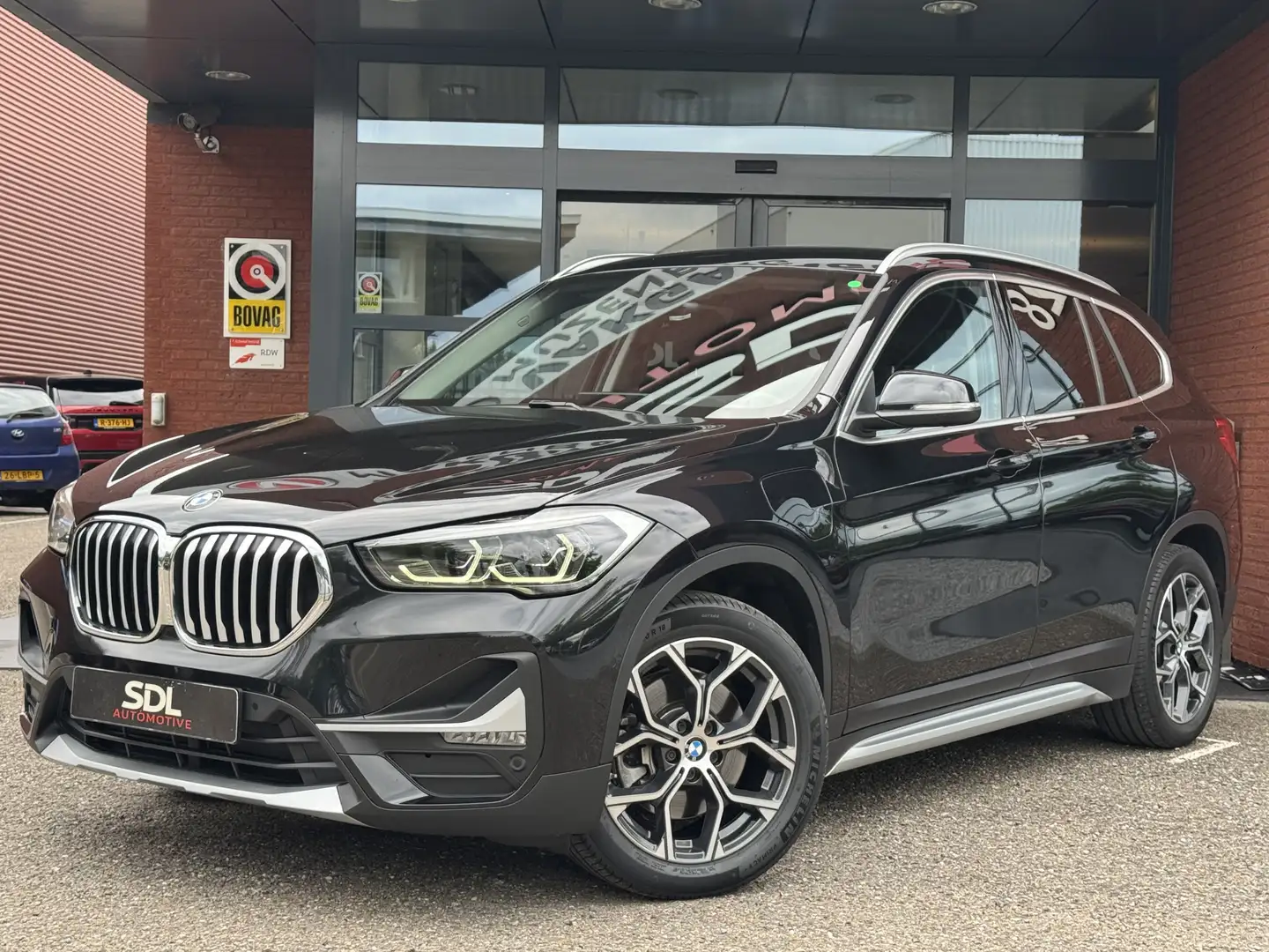 BMW X1 xDrive25e Executive Edition // LEDER // ELEK. KLEP Black - 2