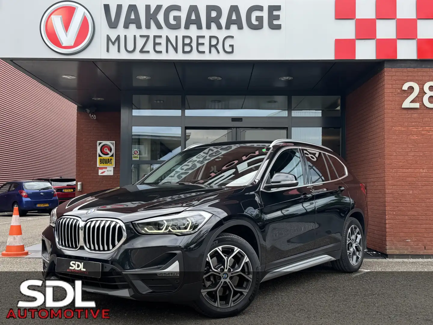 BMW X1 xDrive25e Executive Edition // LEDER // ELEK. KLEP Black - 1