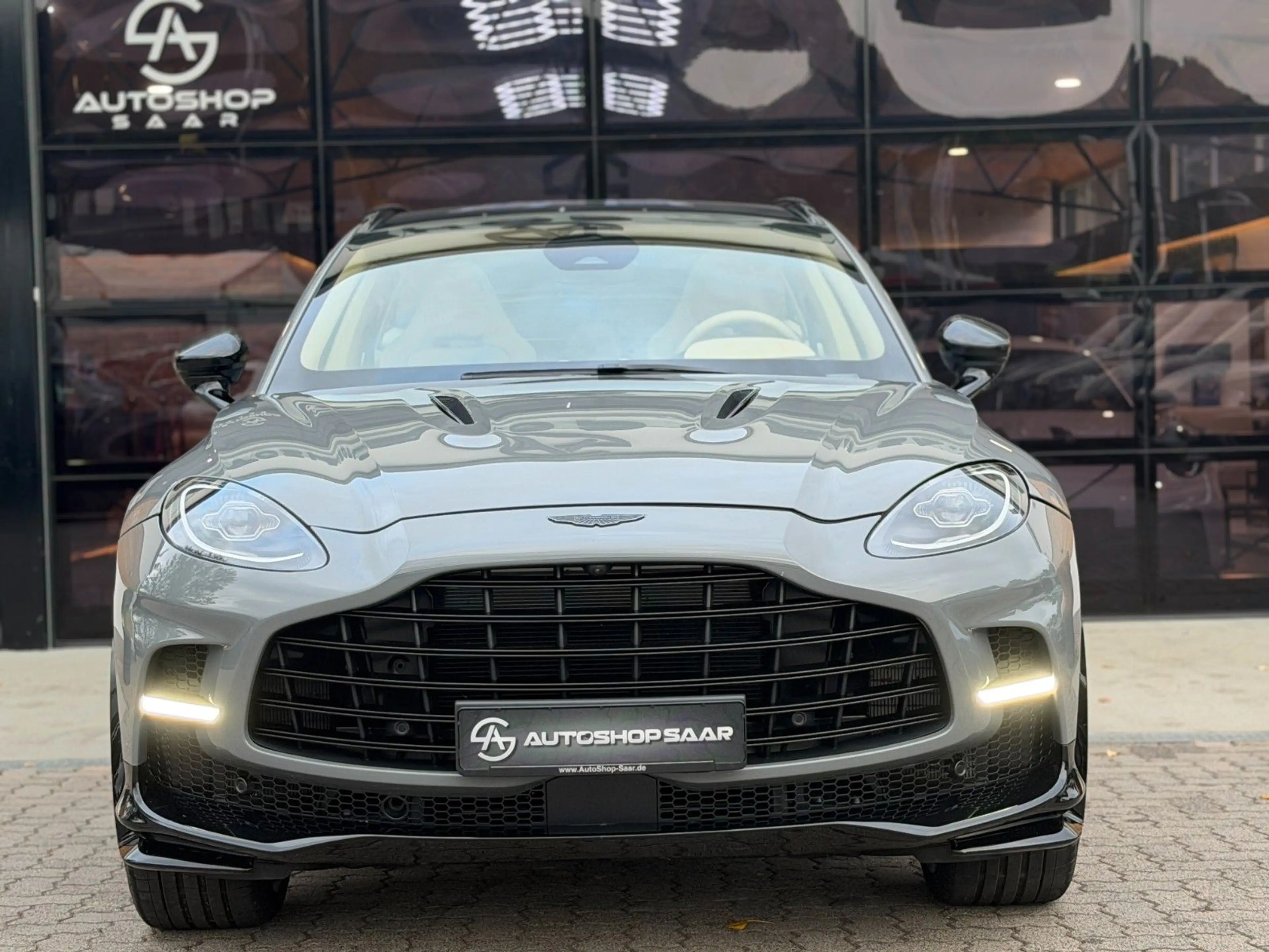Aston Martin DBX 4.0 V8 707 MwSt/PANO/1-HAND/360° — photo 9