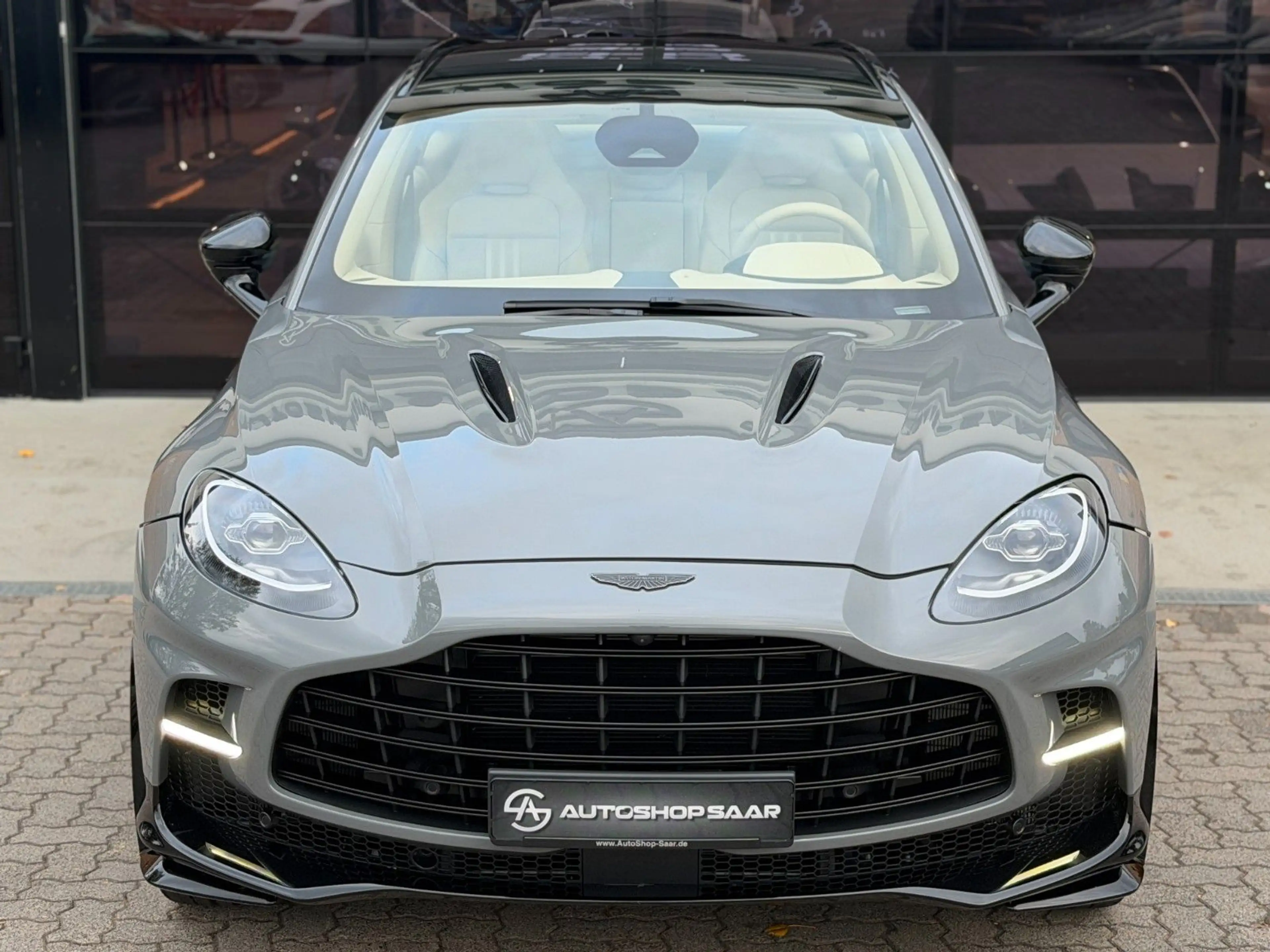 Aston Martin DBX 4.0 V8 707 MwSt/PANO/1-HAND/360° — photo 10