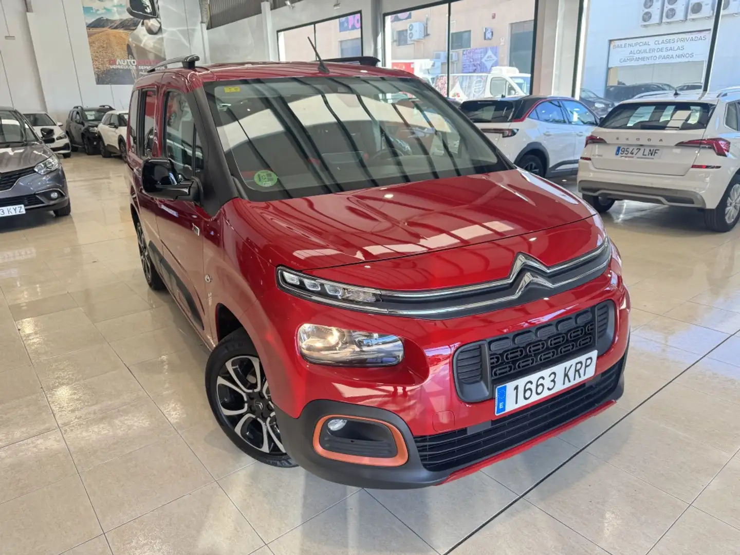 Citroen Berlingo BlueHDi S&S Talla M Shine 100 Rojo - 2