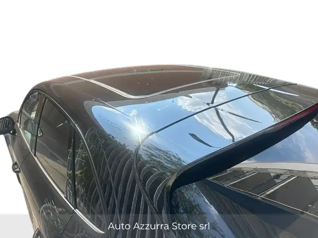 Porsche Macan view 5