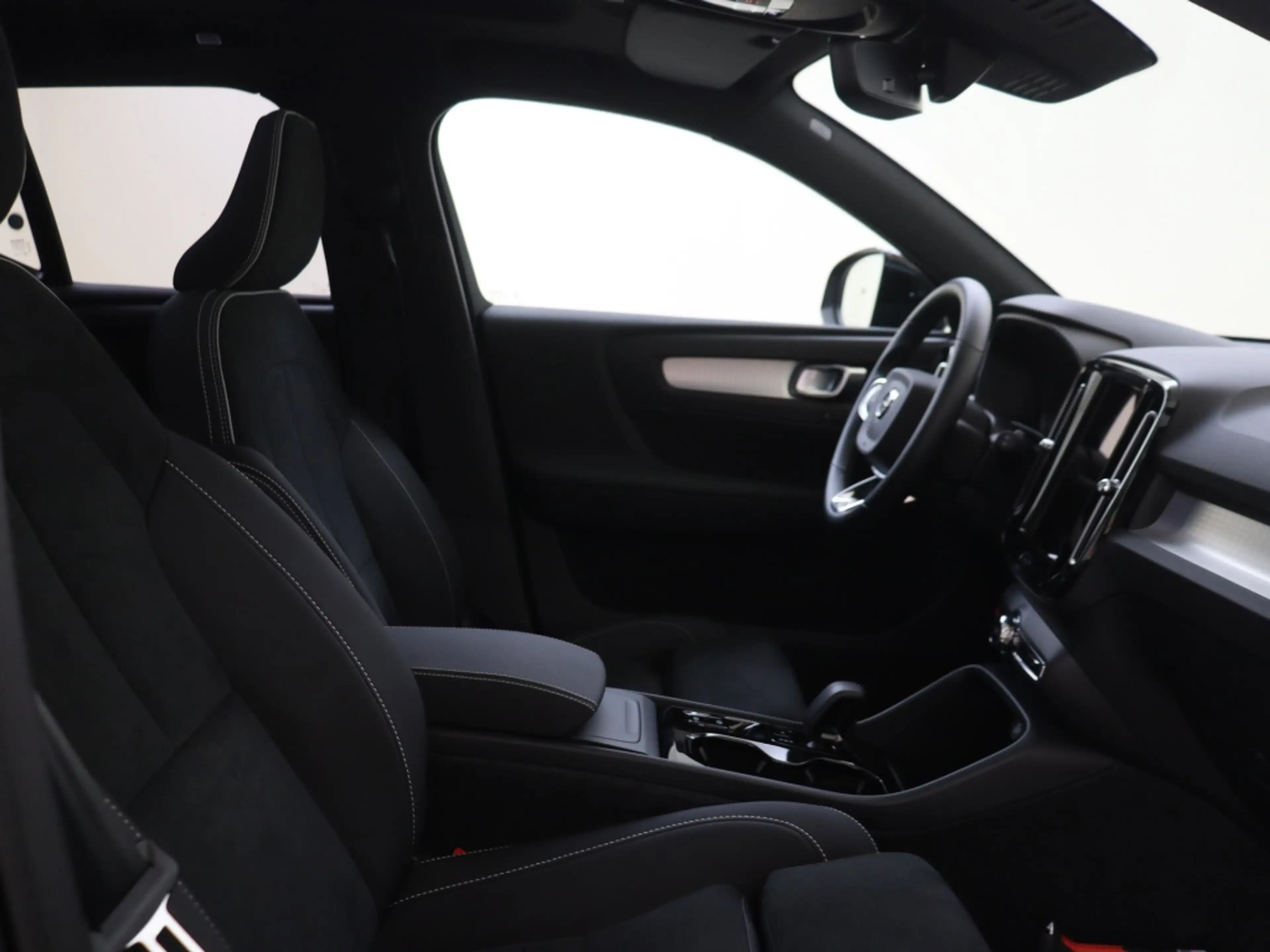 Volvo XC40 B4 Plus Black Edition | 360 Graden Camera | Panora — photo 13