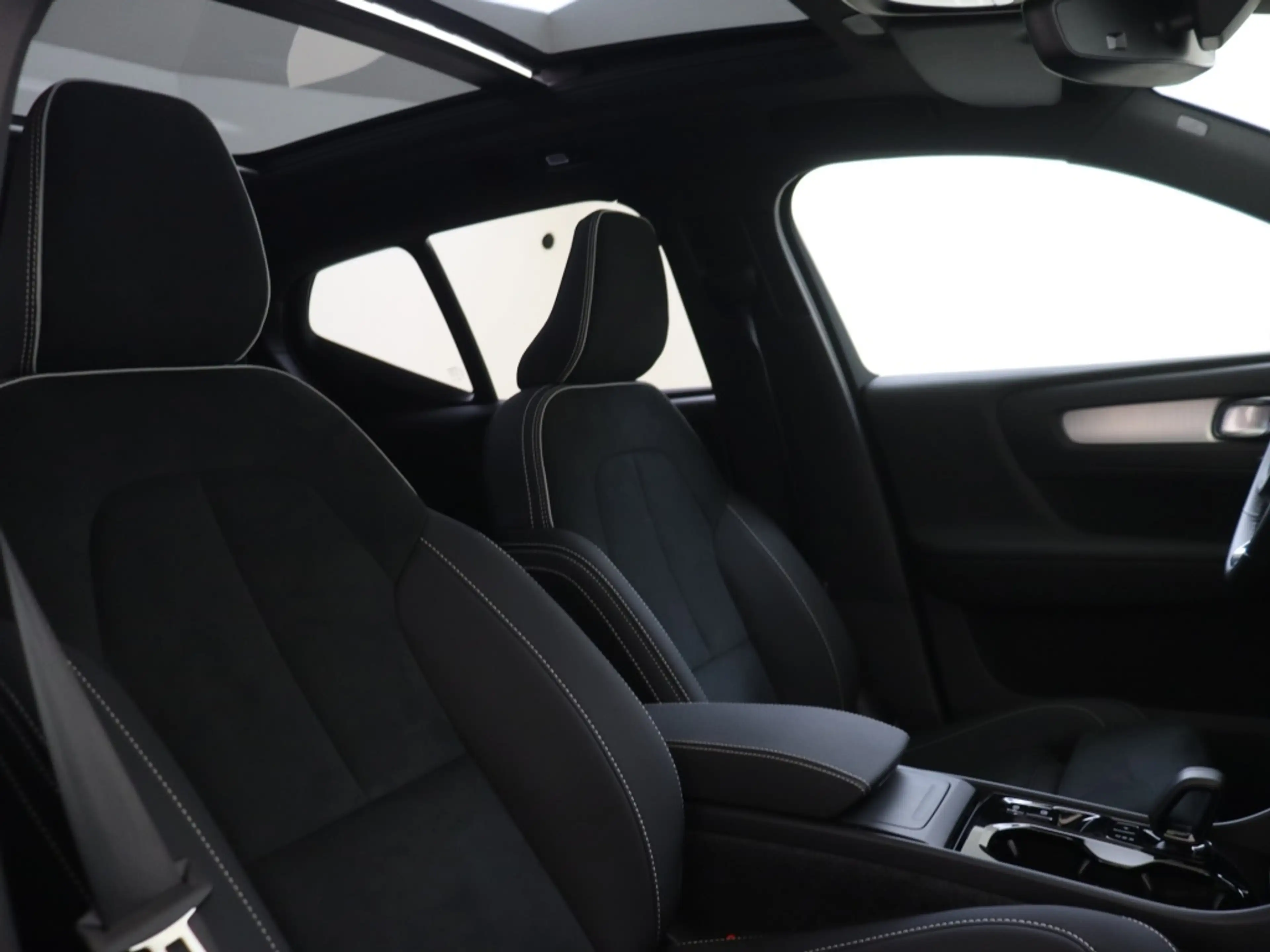 Volvo XC40 B4 Plus Black Edition | 360 Graden Camera | Panora — photo 14