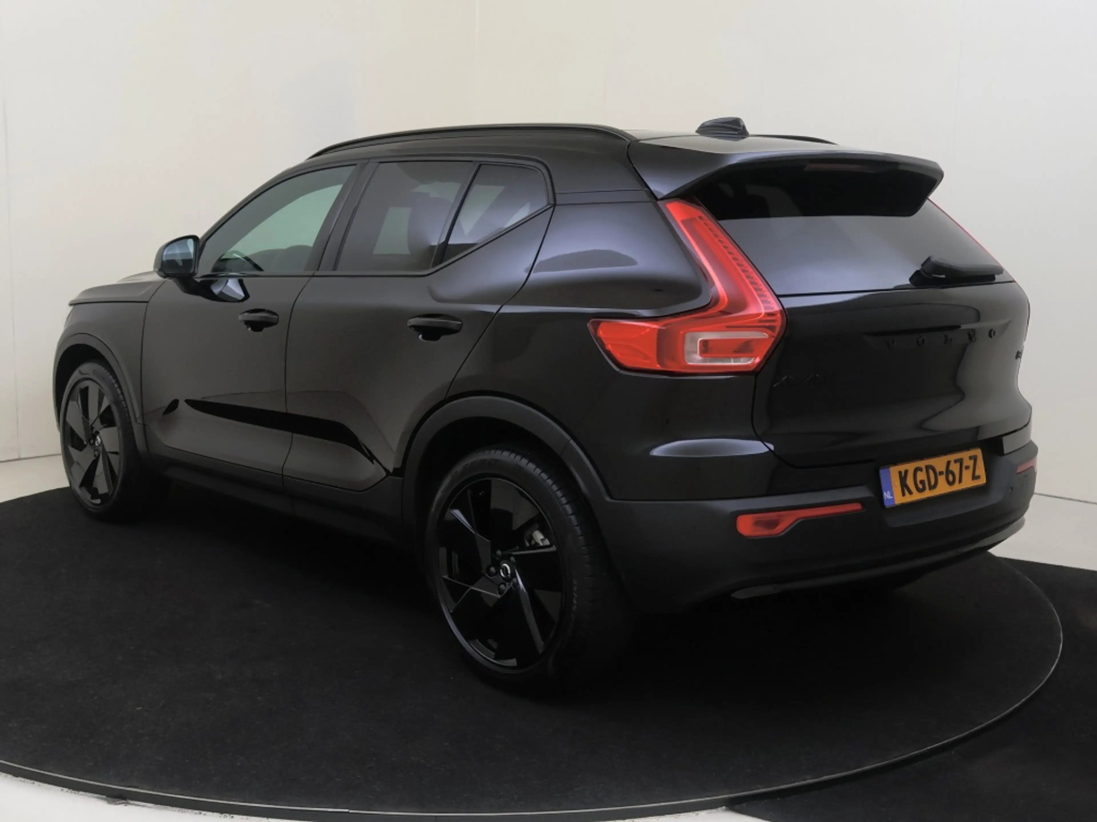 Volvo XC40 B4 Plus Black Edition | 360 Graden Camera | Panora — photo 4