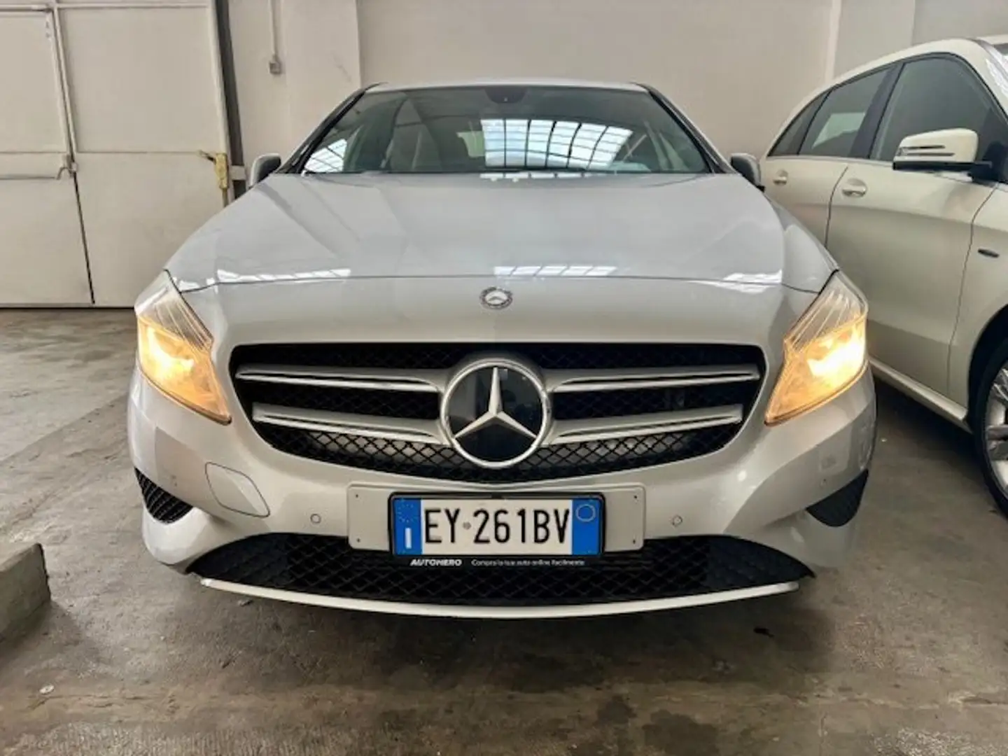 Mercedes-Benz A 180 BLUE EFFICIENCY STYLE-BENZINA- Argent - 1