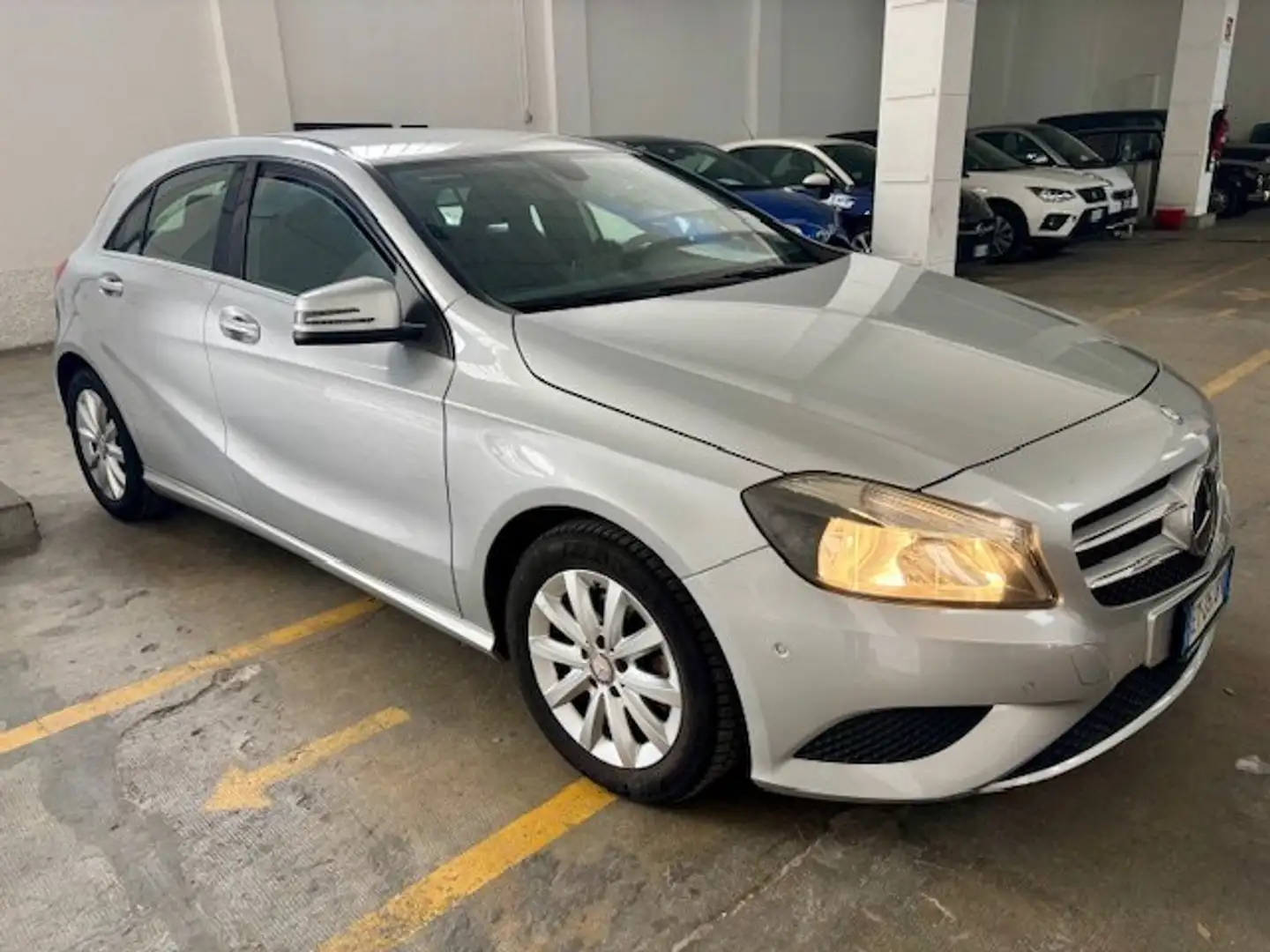 Mercedes-Benz A 180 BLUE EFFICIENCY STYLE-BENZINA- Argent - 2