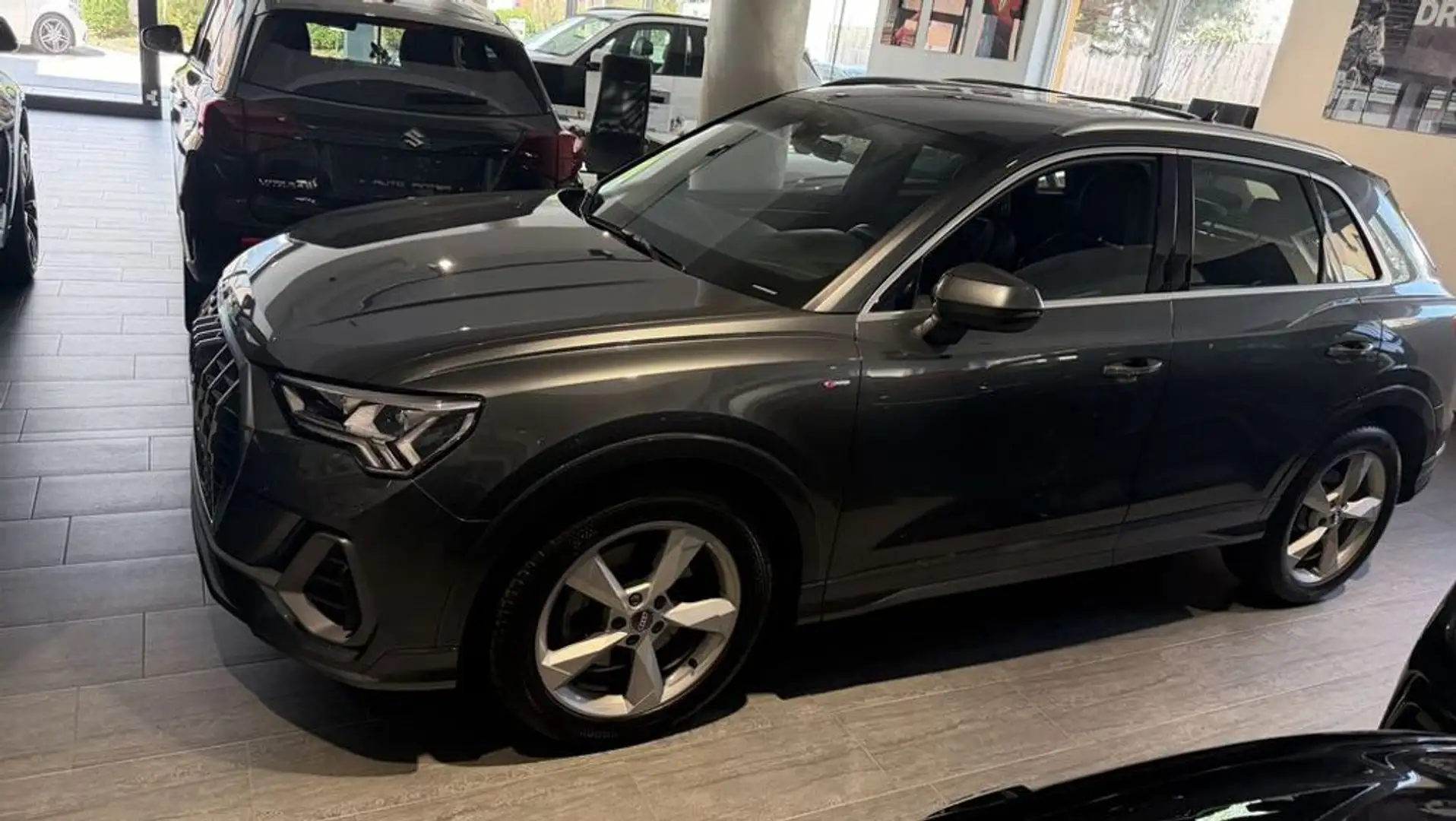 Audi Q3 45 TFSI S line quattro 19 Zoll Alu NAVI Grau - 2