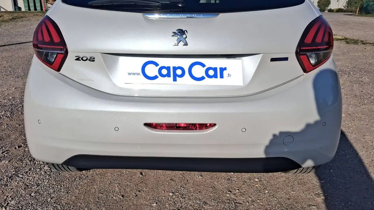Peugeot 208 208 — photo 21