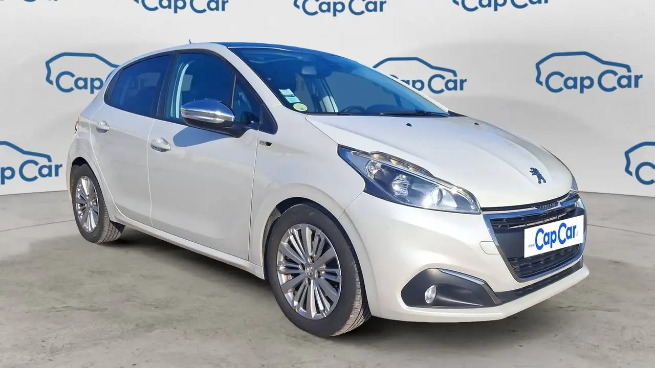 Peugeot 208 208 — photo 29