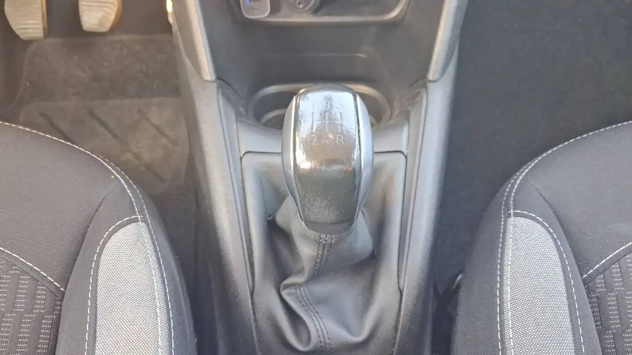 Peugeot 208 208 — photo 26