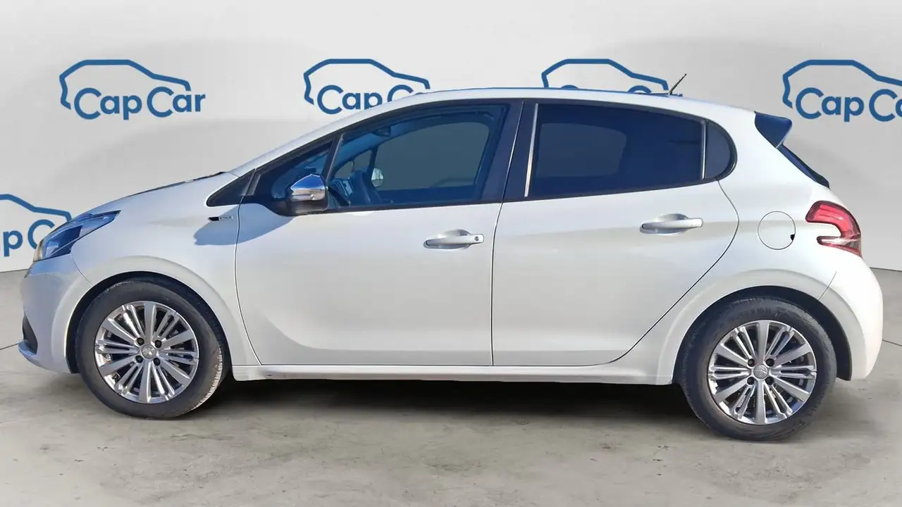 Peugeot 208 208 — photo 2
