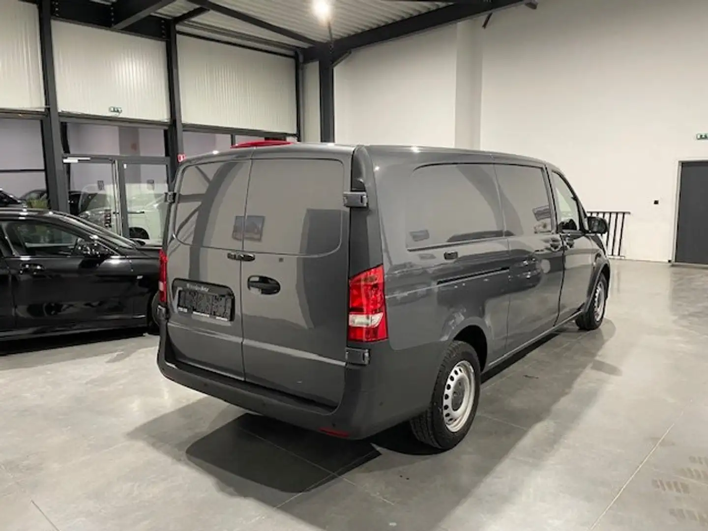 Mercedes-Benz Vito 116 CDI L2 Automaat met Airco Gris - 2