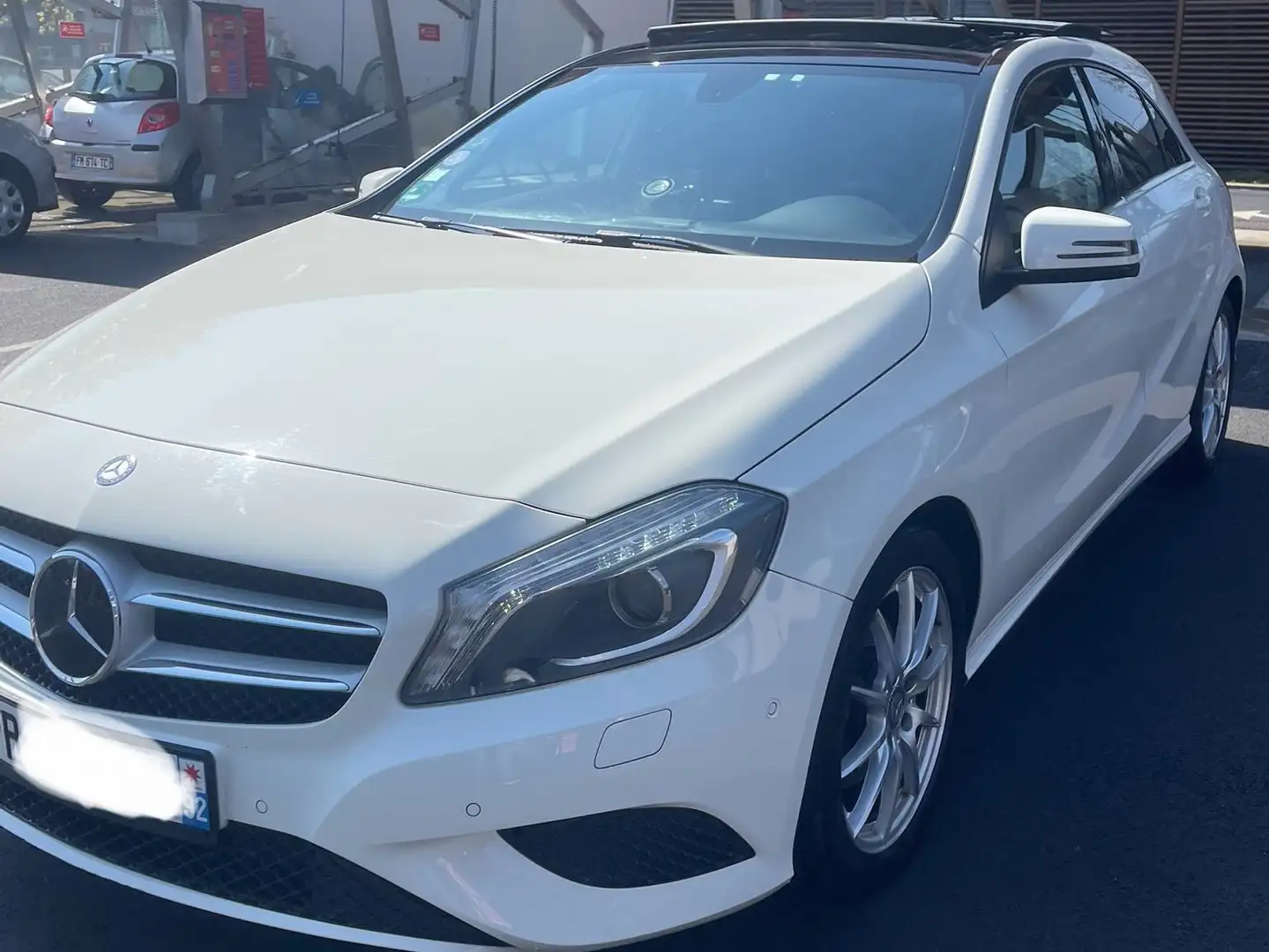 Mercedes-Benz A 180 Classe A 180 BlueEFFICIENCY Fascination 7-G DCT A Blanc - 1