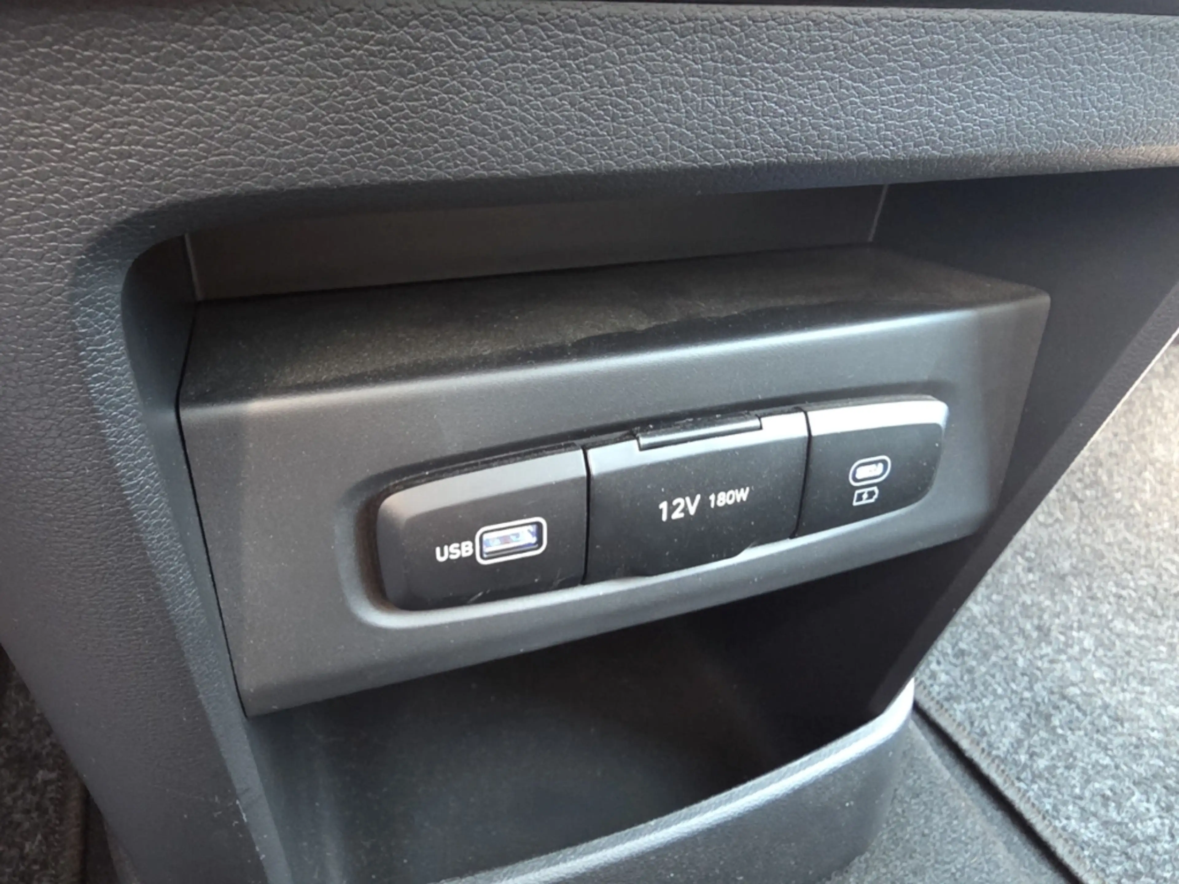 Hyundai STARIA Prime Hybrid 2WD 9-Sitzer Navi App Kamera — photo 22