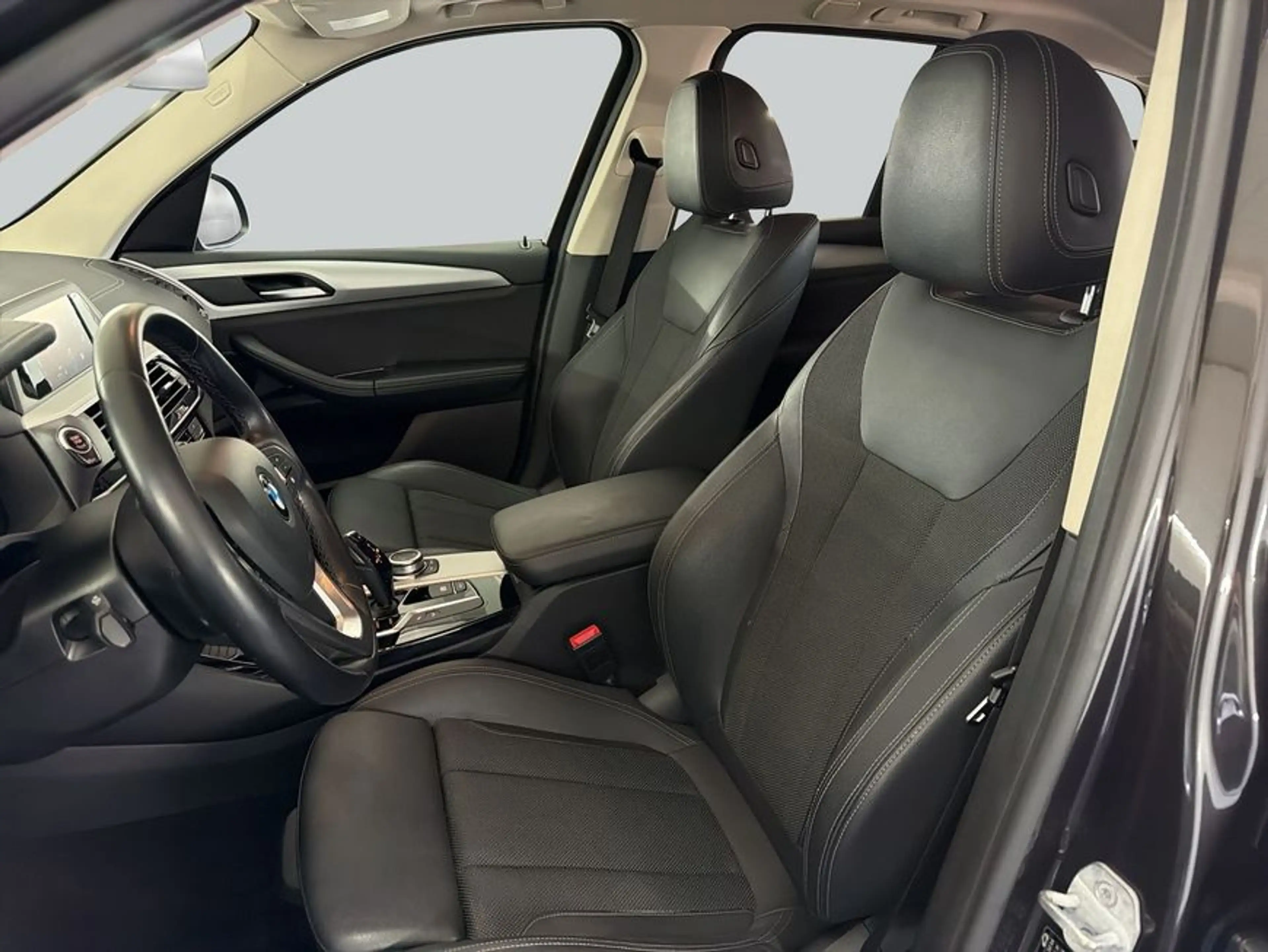 BMW X3 xDrive20i Aut. Advantage Navi SHZ PDC — photo 11