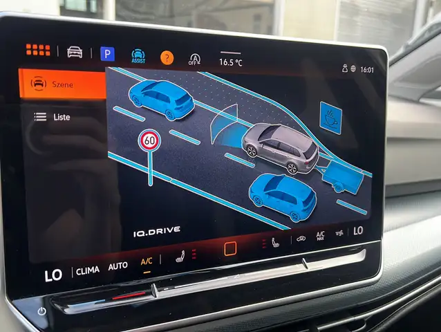 Volkswagen Golf view 18