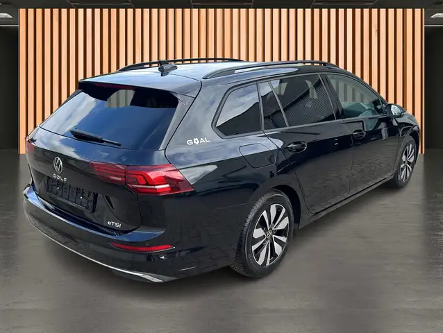Volkswagen Golf view 6