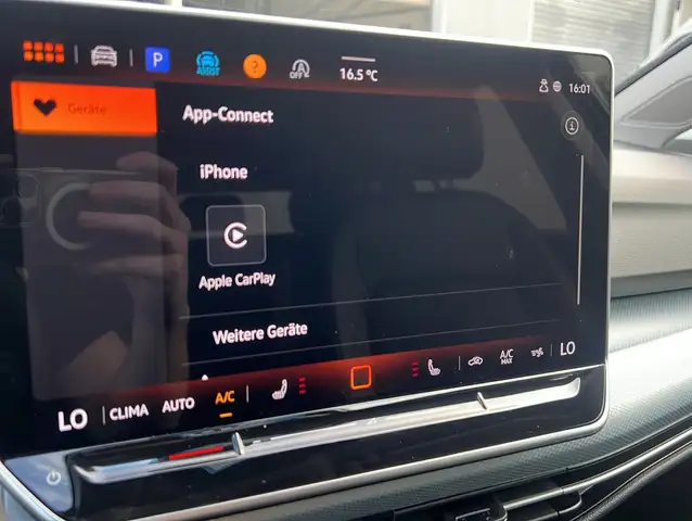 Volkswagen Golf view 19