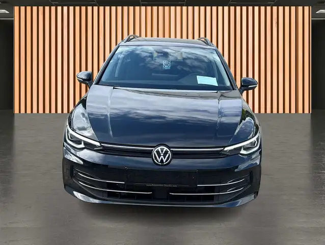 Volkswagen Golf view 4