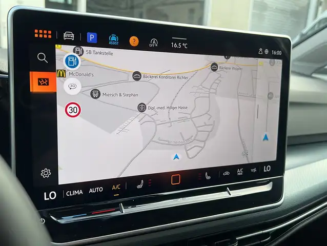 Volkswagen Golf view 15