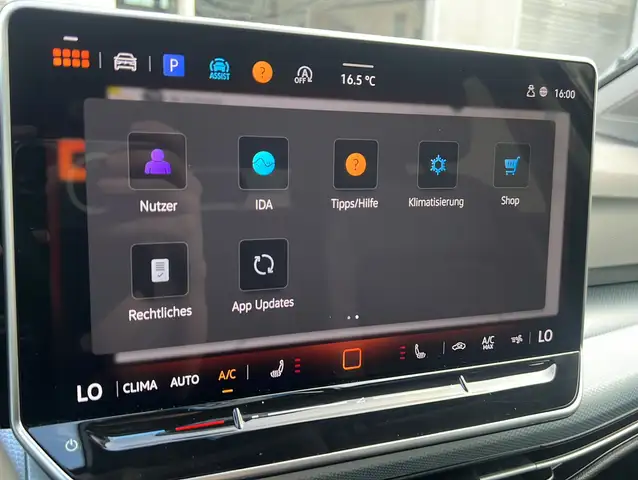 Volkswagen Golf view 17