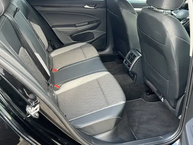 Volkswagen Golf view 8
