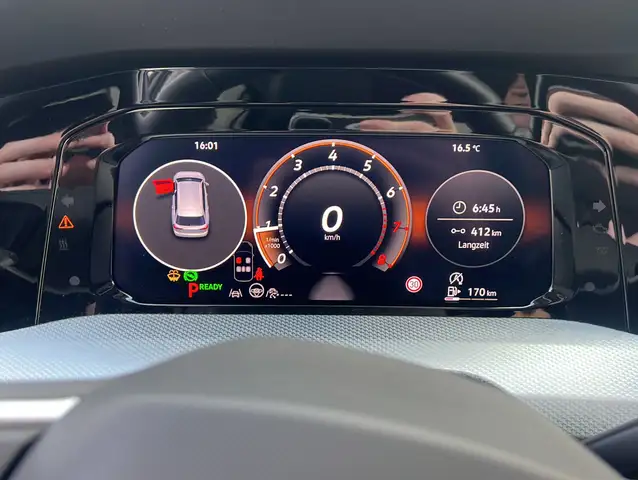 Volkswagen Golf view 20