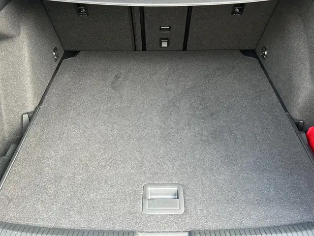 Volkswagen Golf view 13