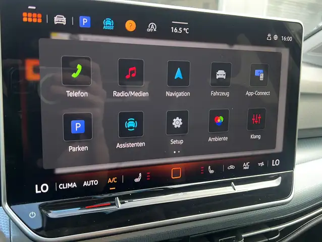 Volkswagen Golf view 16