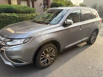 Outlander 2.0i 4WD Instyle Premium CVT