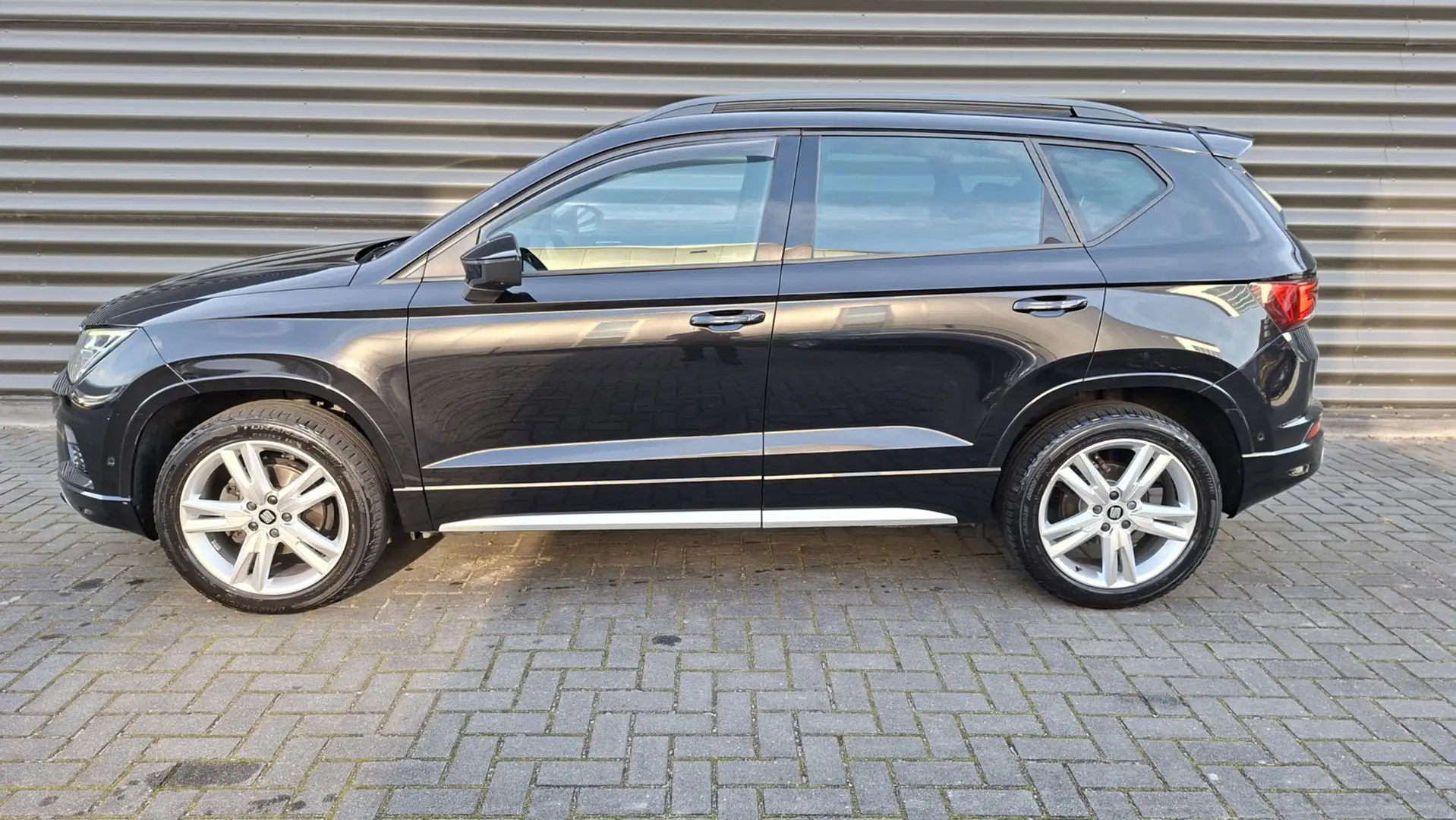 SEAT Ateca 1.5 TSI FR Business Intense Zwart - 2