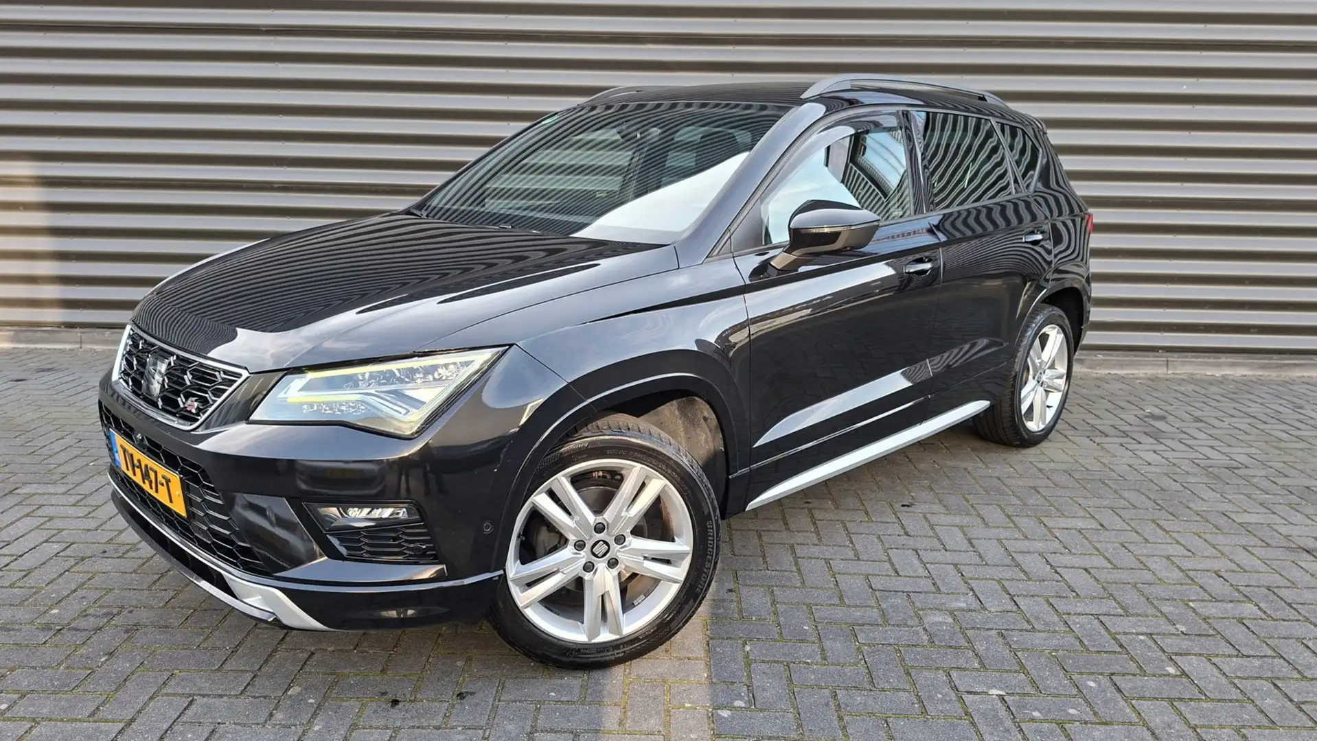 SEAT Ateca 1.5 TSI FR Business Intense Zwart - 1