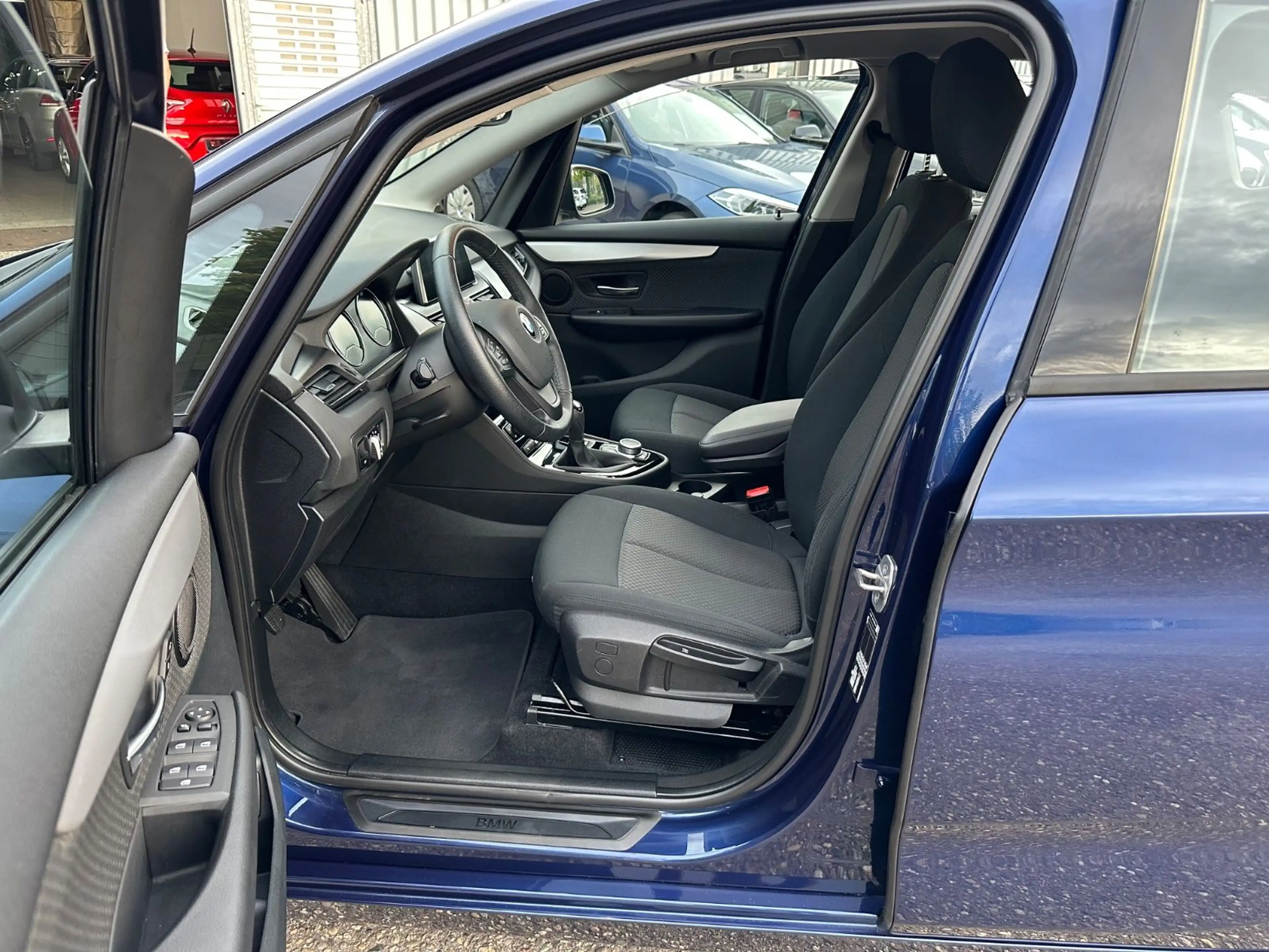 BMW 216 d Active Tourer AC LED DAB NAVI PTC TOP EUR6 — photo 14