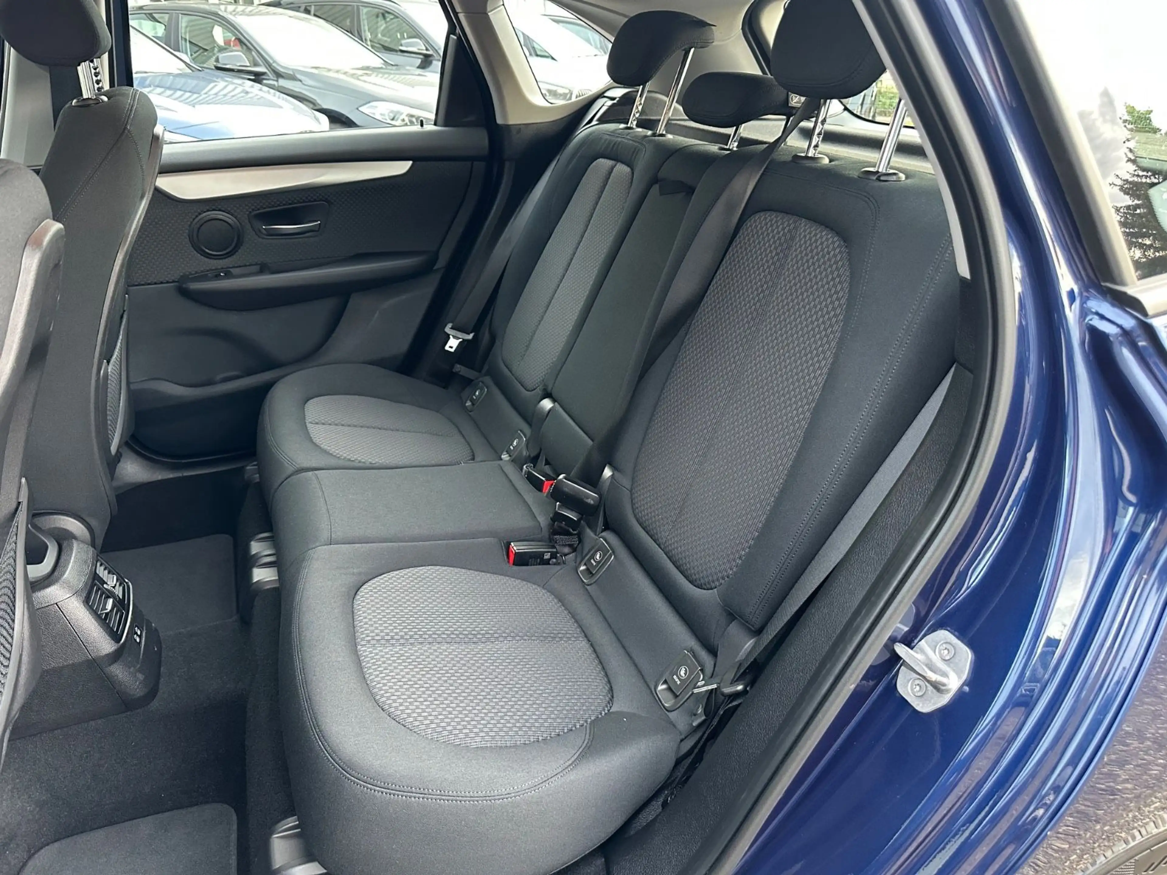 BMW 216 d Active Tourer AC LED DAB NAVI PTC TOP EUR6 — photo 13