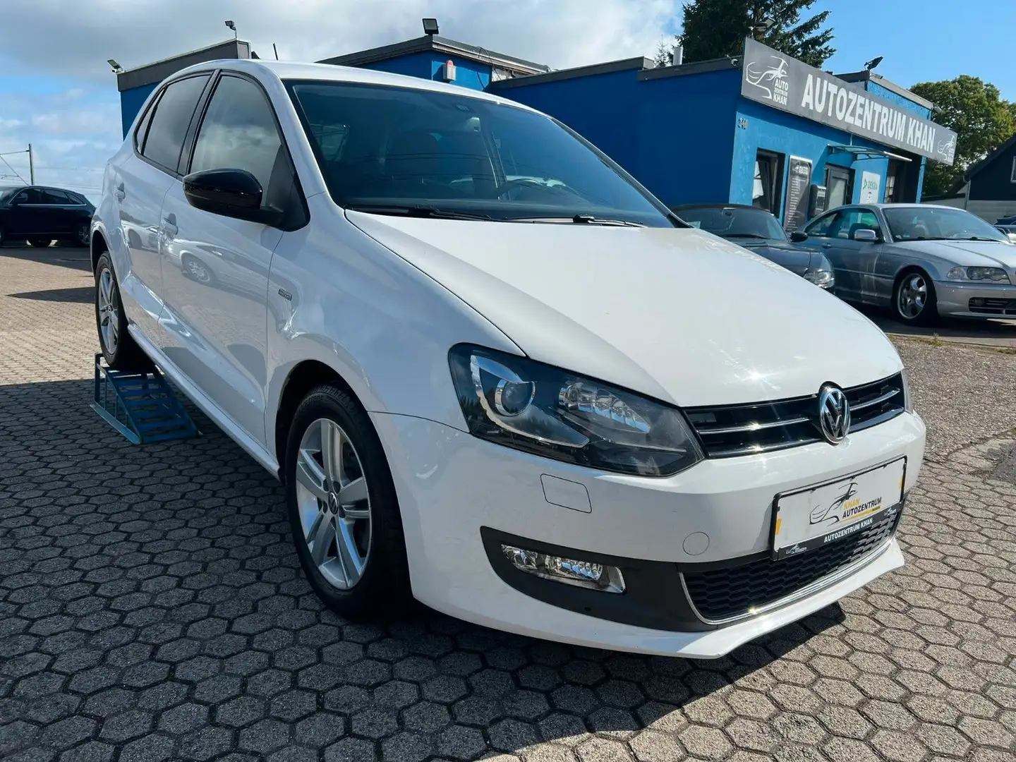 Volkswagen Polo V Match BIXEN/PDC/SHZ/STHZ/NAVI Blanc - 1